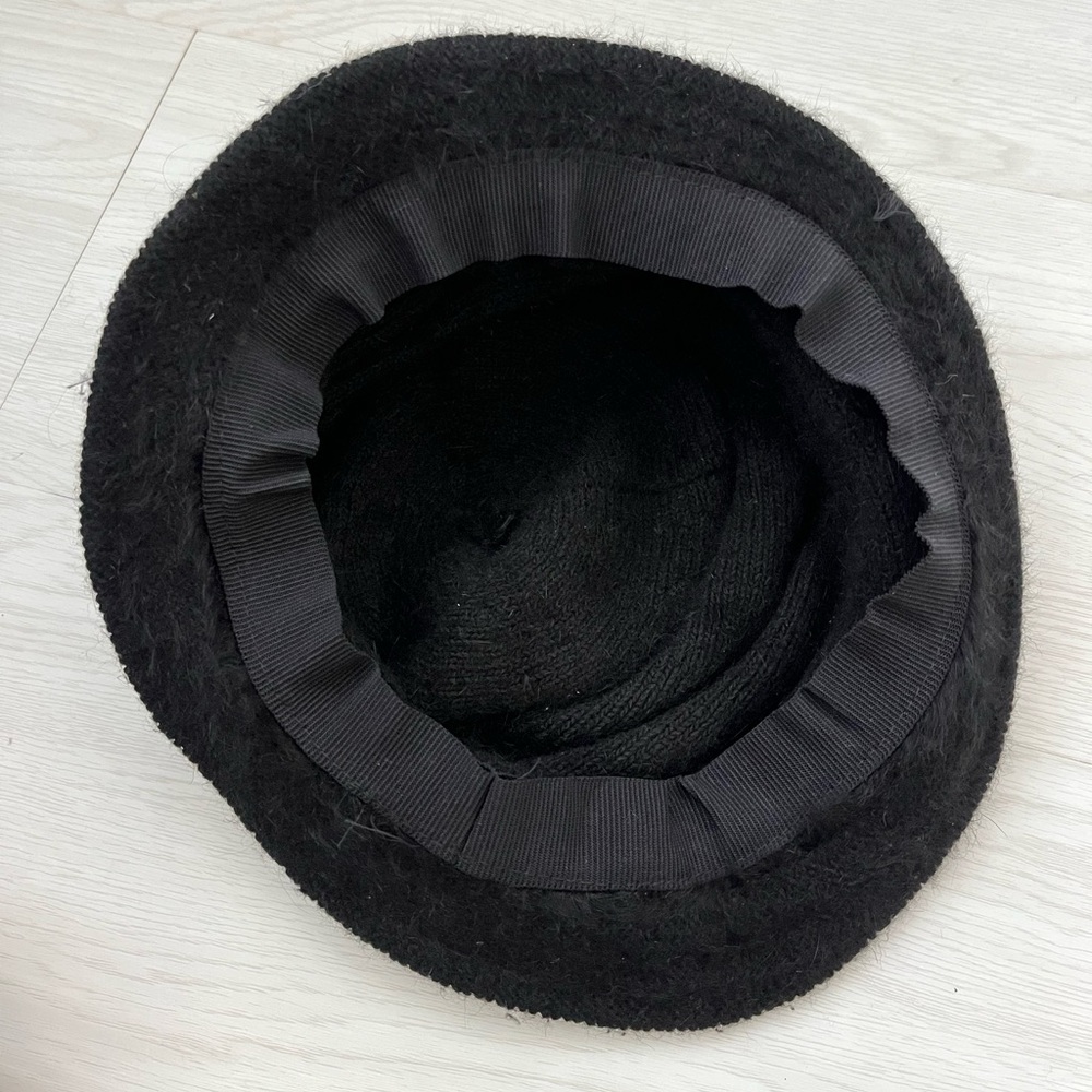 Wool Black Cloche Hat with Bow design - Picture 6 of 7